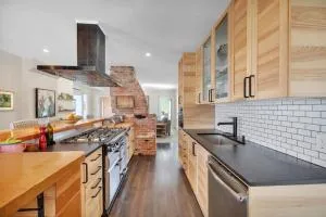 Sugar Maple Farm near Acadia - 5 Bedrooms, 5 Beds - Lamoine Corner