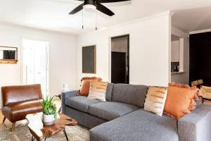 Stylish Downtown Nashville 3 Beds, 1 Bedroom with Private Patio, Parking