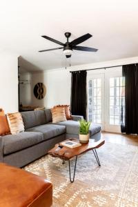Stylish Downtown Nashville 3 Beds, 1 Bedroom with Private Patio, Parking