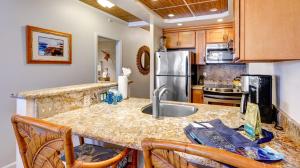 The Whaler Resort: Suite 515~Studio with Stunning Center Courtyard & Ocean Views