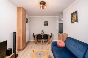 ApartWro 2th - City Square Railway Station, balcony, garage