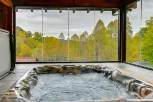 Home with Indoor Spa 8 Mi to Smoky Mtn Natl Park! - Crabtree