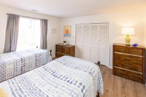 Coral Beach House - North End VB