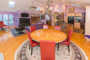 Dolphin Watch - Oceanfront - North End VB