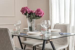 Luxury Block District Apartment