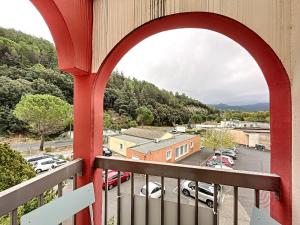 Appartement F2 avec balcon, proche des Thermes à Lamalou-les-Bains, Animaux Acceptés, Parking Gratuit - FR-1-451-166