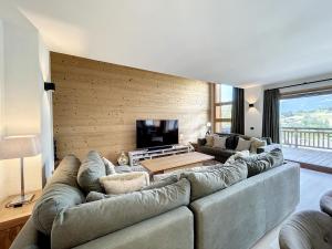 Chalet de Luxe 6 Chambres avec Piscine et Bien-Être à Combloux - FR-1-560-107