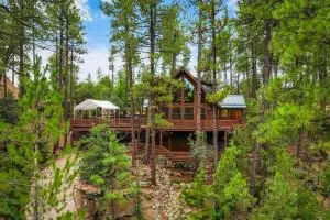 Furnished Deck and Forest Views Pine Retreat! - Pine