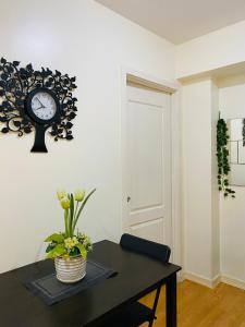 cozy and minimalist room near airport