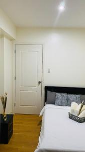 cozy and minimalist room near airport
