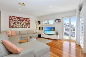 2 The Pier - Elegance by the Water