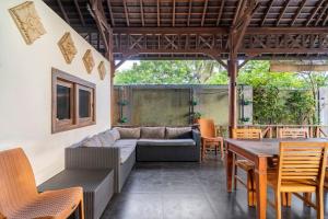 Villa Kenanga in Meninting By The Beach