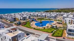 Luxury Four Seasons Life Sea Front 2+1 Apartment - Boghaz