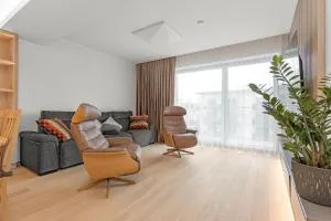 Bright, newly furnished apt in Tallinn, with free parking in the underground garage. - Kesklinn