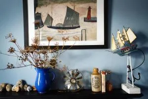 Northdene Cottage - cosy old fisherman's cottage two mins from sea - free parking - wood burning stove - roll top bath - dog friendly - Walmer