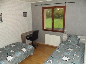 Grand Appartement avec cheminée dans maison, parking gratuit