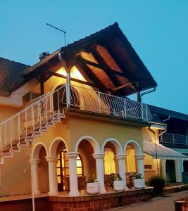Miranda Apartmanház