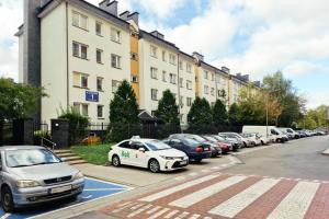 Studio Bielany with Home Office near Metro Station by Renters