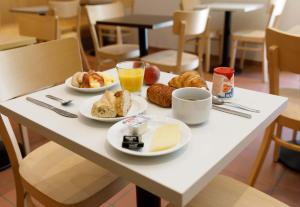 Hotels B&B HOTEL Le Puy-en-Velay : photos des chambres