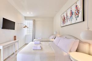 Superior family apartment wpool dining area