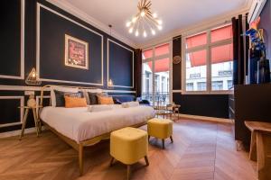 The Champs Elysées Blue Suite