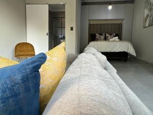 Cosy Nest 5 min to Sandton City 16