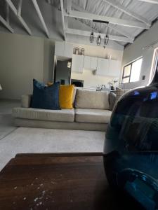 Cosy Nest 5 min to Sandton City 16