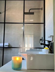 Cosy Nest 5 min to Sandton City 16