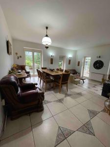 Celesta-camere de închiriat