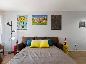 Escape back 2 the 80s90s: DwtnUH MTRAstros