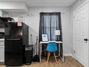 Escape back 2 the 80s90s: DwtnUH MTRAstros