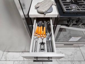 The Flower Rm Dwntn,MedCtr,eado, TSU,Rodeo