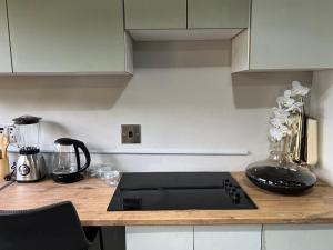 Luxury apt walk to Melrose Arch 10