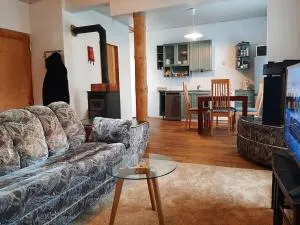 House with spacious garden and a simple sauna - Kaera