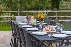 Old Harrow Barn by Bloom Stays