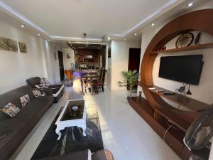 Comfortable apartment near service area &South Park &Bus station