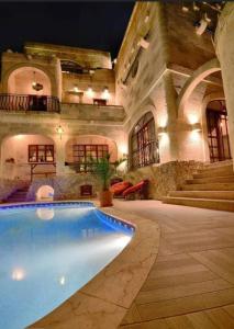 Renovated Farmhouse with Heated Pool & Gym, right in Village Centre