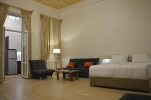 Tovstonogovi Street Apartment