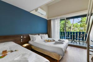 Hotels Hotel Logis Lacotel : photos des chambres