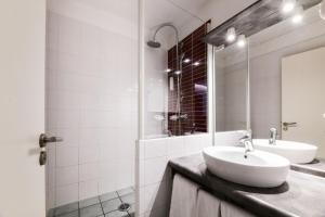 Hotels Hotel Logis Lacotel : photos des chambres