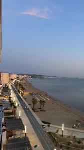 Good Times & Tan Lines Apartment