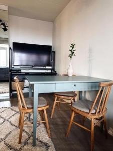 Moderni yksiö parvekkeella,, erinomainen sijainti