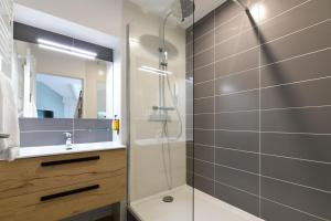 Hotels Hotel Logis Lacotel : photos des chambres