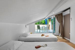Hotels Hotel Logis Lacotel : photos des chambres