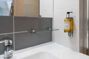 Hotels Hotel Logis Lacotel : photos des chambres