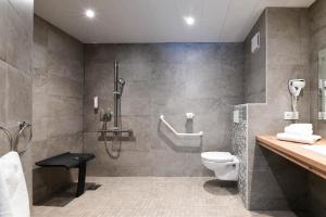 Hotels Hotel Logis Lacotel : photos des chambres