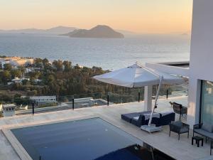 Villa Aylinda with private heated Pool