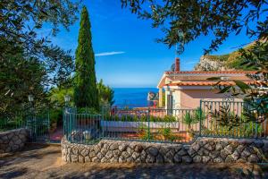 Christa Guest House