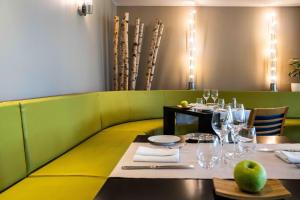 Hotels Hotel Logis Lacotel : photos des chambres
