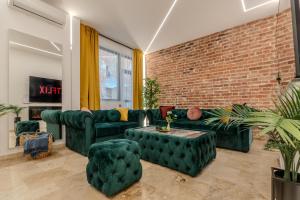 Luxury & Comfort: Smart 2BR-Apt at Unirii Square